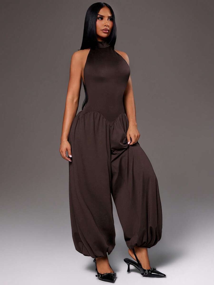 MONO SOFÍA | ELEGANCIA NEGRA DE CORTE FLUIDO